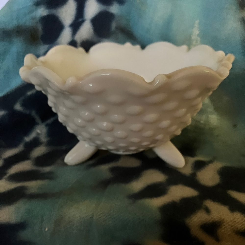 Vintage Fenton Milk Glass 3-Leg Bowl